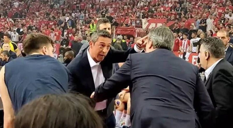Ali Koç ile Olympiakos yetkilileri arasında tartışma