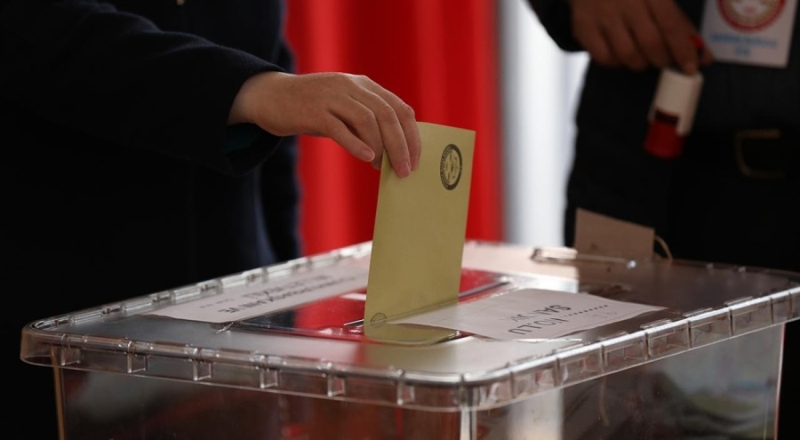 Bursa'da sandığa ulaşım desteği