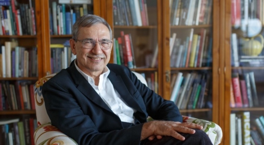 Yazar Orhan Pamuk'a Romanya ve Fransa'dan Şeref Doktorası