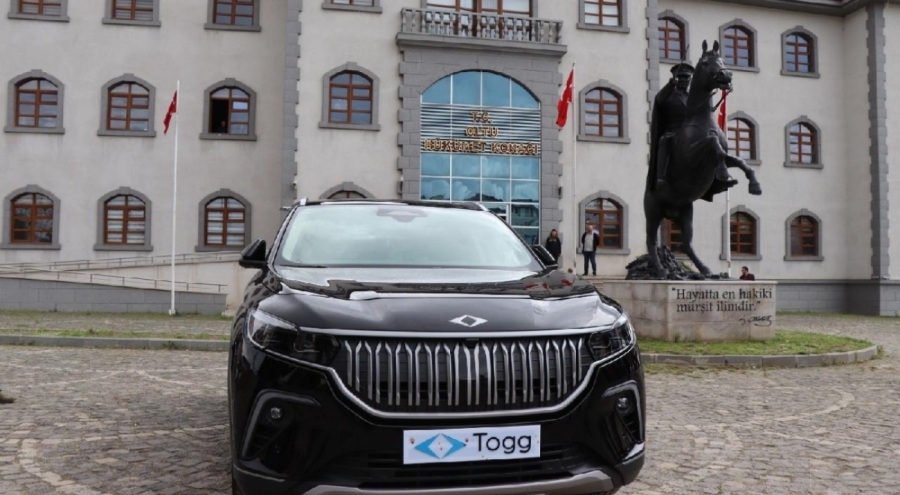 Togg Oltu sokaklarında turladı