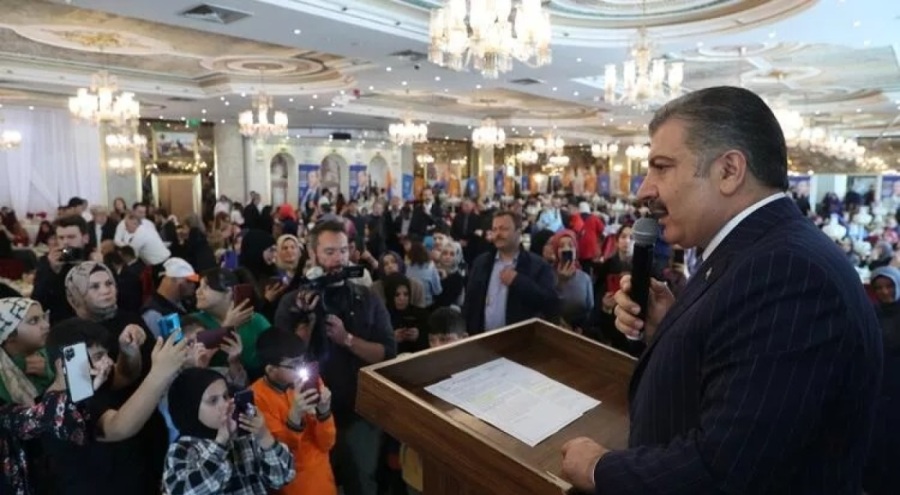 Bakan Koca Sultangazi'de engelli vatandaşlar ve engelli aileleriyle buluştu