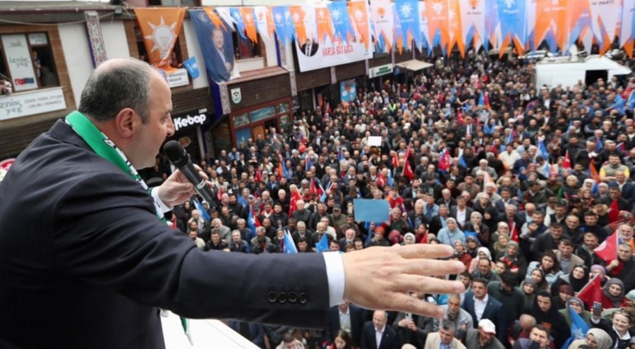 Bakan Varank İznik'te vatandaşla buluştu