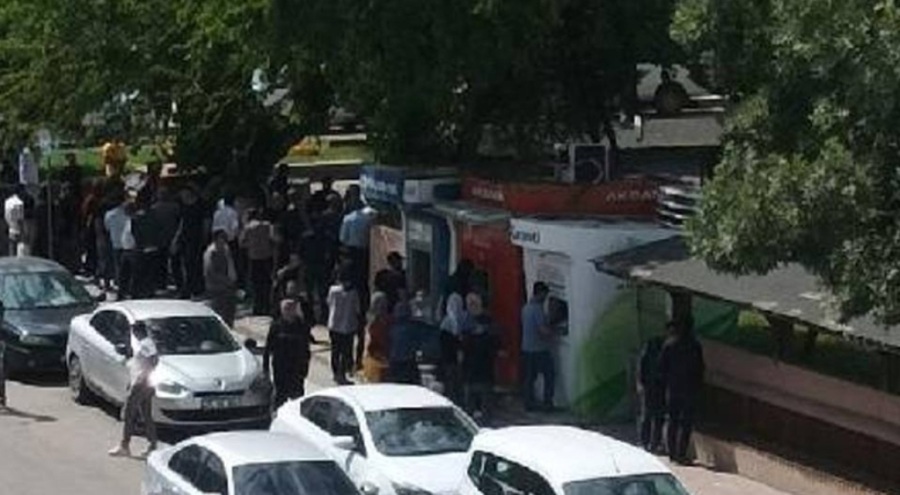 Diyarbakır'da adliye çıkışı kavga: Çok sayıda yaralı var