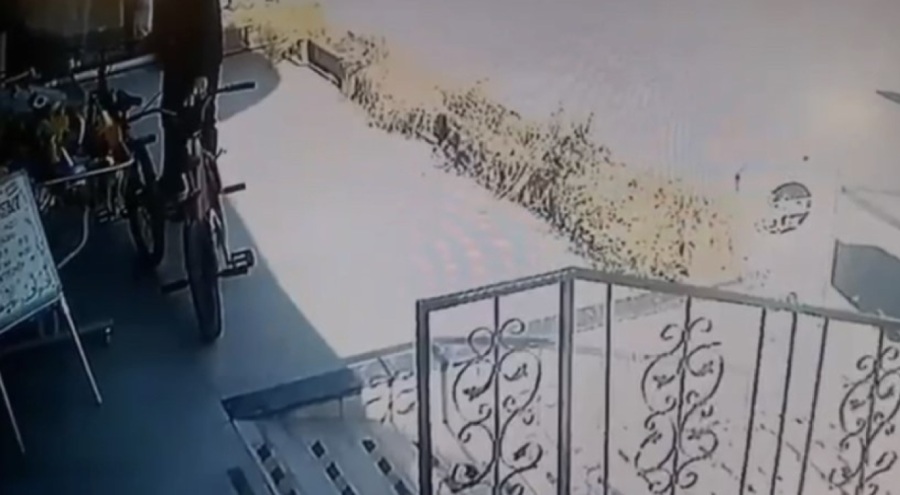 Bursa'da güpegündüz bisiklet hırsızlığı!