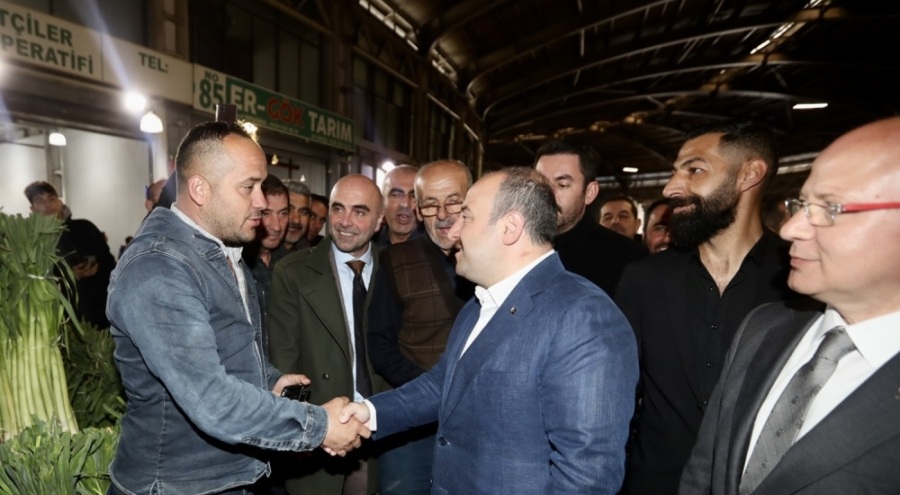 Bursa milletvekili adayı Bakan Varank, Bursa Kent Hali esnafıyla buluştu