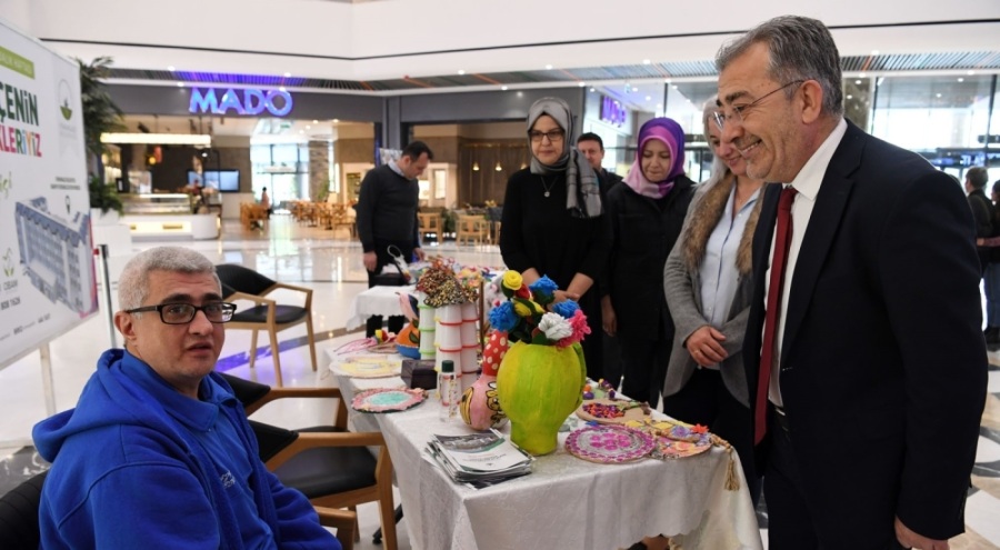 Bursa'da Engelliler Haftası'nda engelsiz sergi