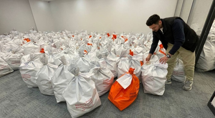 Yurt dışında kullanılan oyların Türkiye'ye getirilmesi işlemi tamamlandı