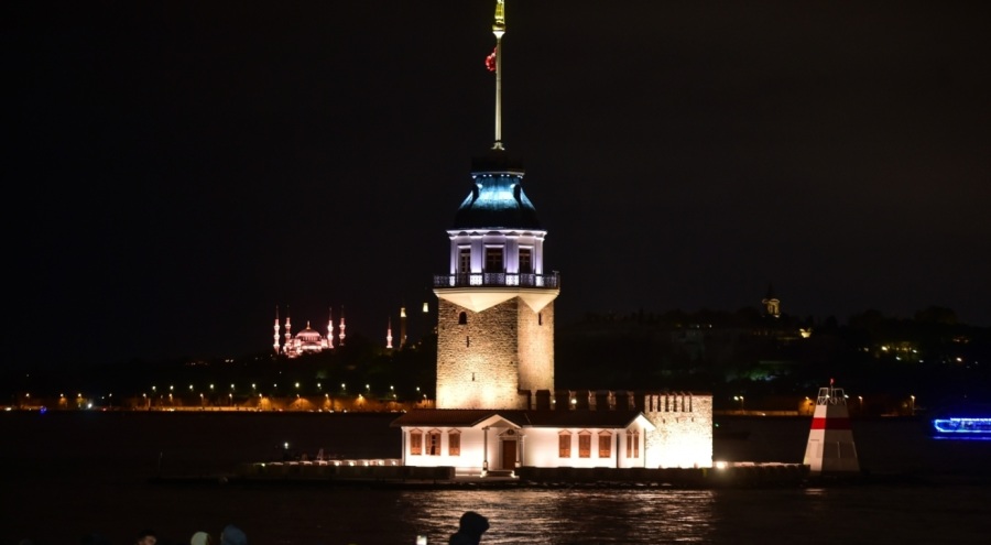 Kız Kulesi yeniden İstanbullularla buluştu