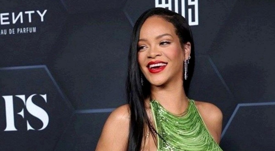Rihanna'dan iç çamaşırı kampanyası