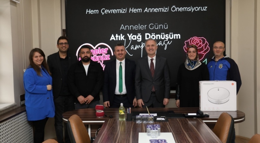 Bursa İnegöl'de 60 kilo atık yağ getirdi, robot süpürge sahibi oldu!