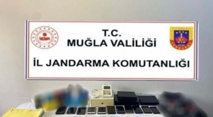 Masaj salonlarına fuhuş operasyonu: 8 gözaltı