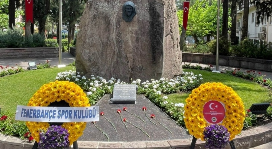 Fenerbahçe'den Zübeyde Hanım'a  Anneler Günü ziyareti