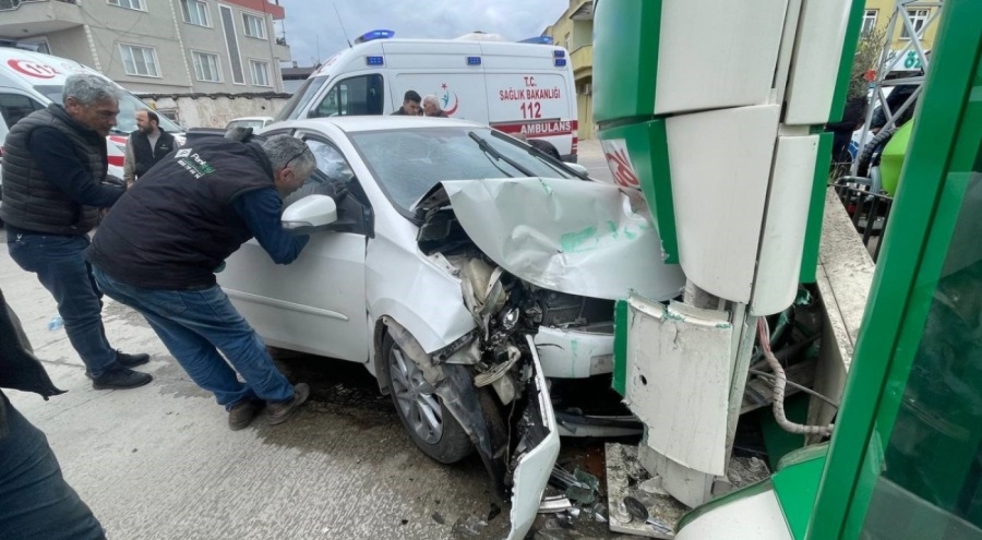 Bursa'da iki araç çarpıştı: 5 yaralı