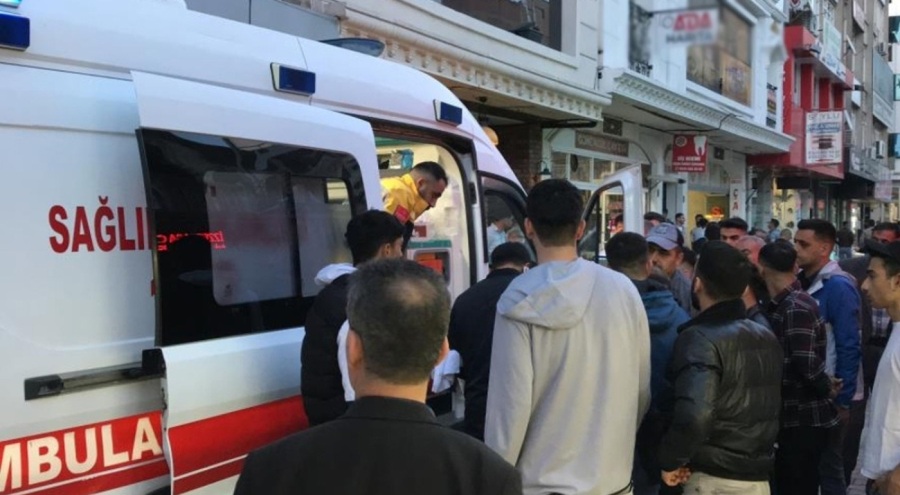 Elazığ'da bir kişi, çay ocağında karşılaştığı husumetlilerine kurşun yağdırdı