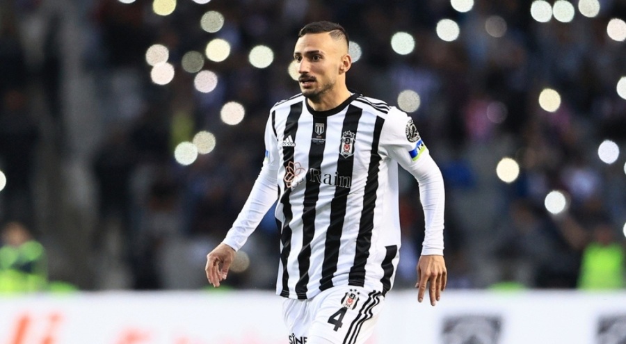 Milli oyuncu hastaneye kaldırıldı!