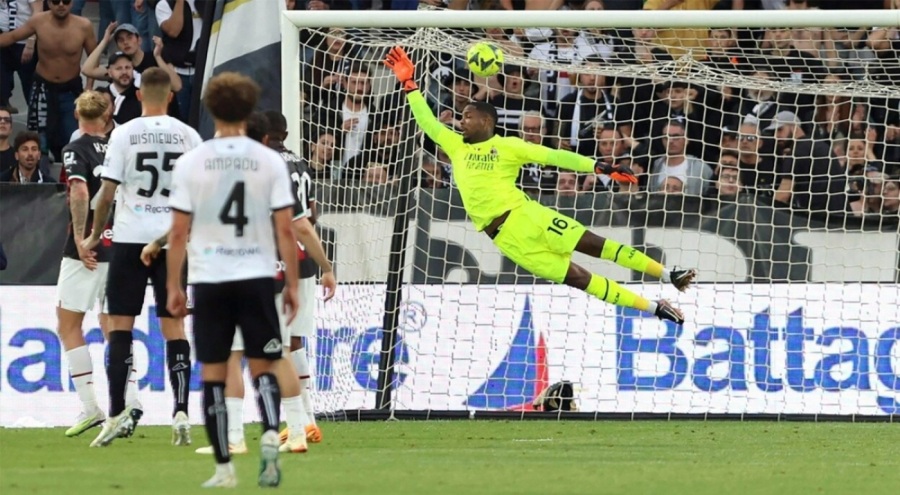 Milan, Spezia'ya mağlup oldu