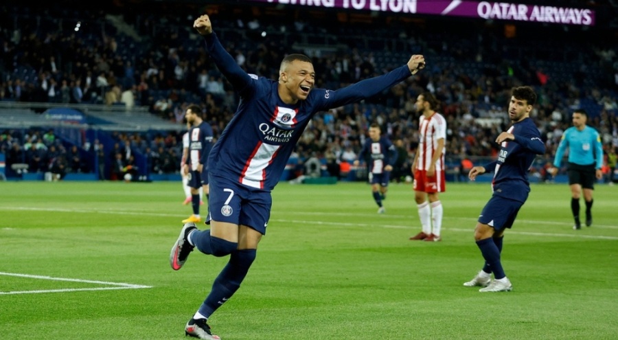 PSG 5 golle, Ajaccio'yu yendi