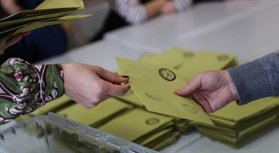 Oy kullanma saatlerine dikkat! Oy verme işlemi saat kaçta başlıyor, bitiyor?