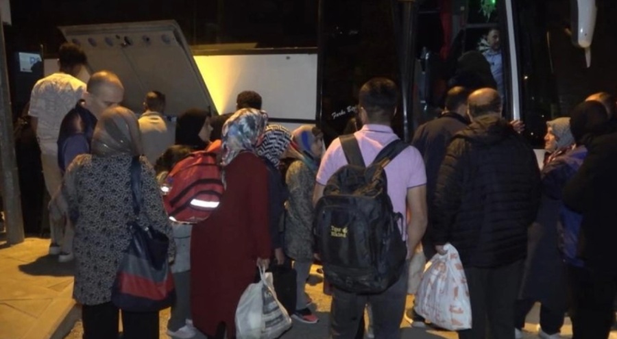 Afetzedeler, oy kullanmak için seçime saatler kala yola çıktı