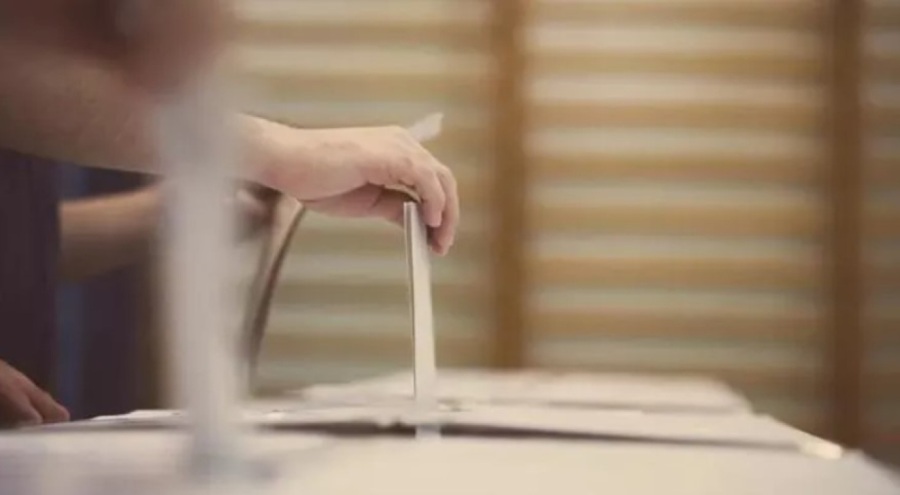 İstanbul'da 30 bin 803 sandıkta oy verme işlemi başladı