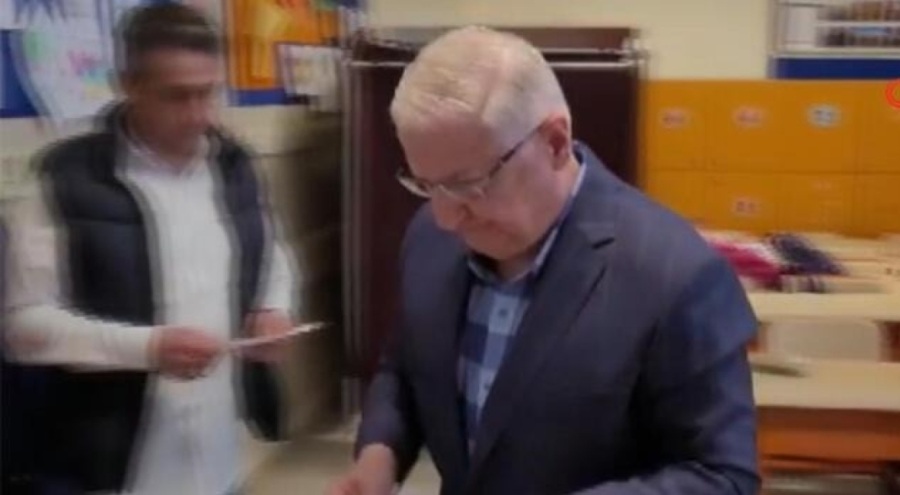 Genelkurmay Başkanı Yaşar Güler ve eşi oyunu kullandı