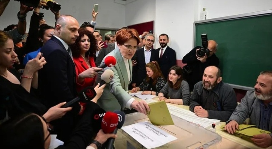 İYİ Parti lideri Akşener, oyunu kullandı