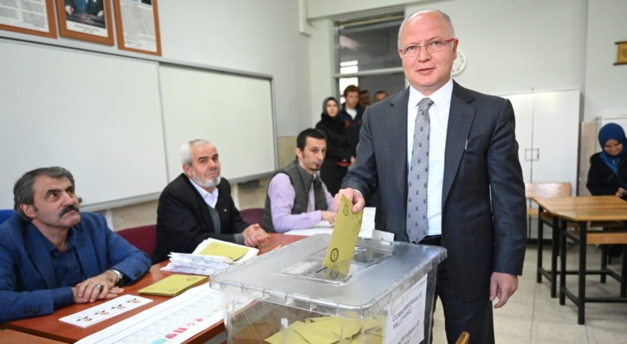 AK Parti Bursa İl Başkanı Gürkan da oyunu kullandı