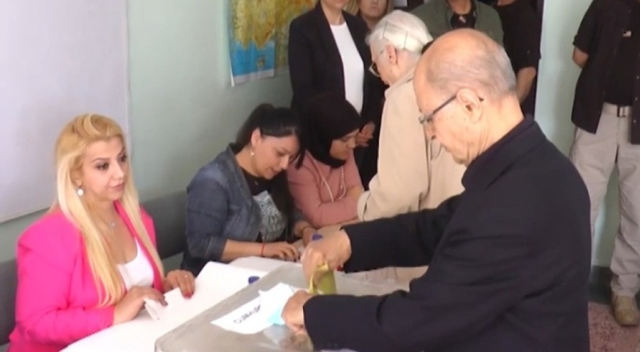 10. Cumhurbaşkanı Ahmet Necdet Sezer oyunu kullandı