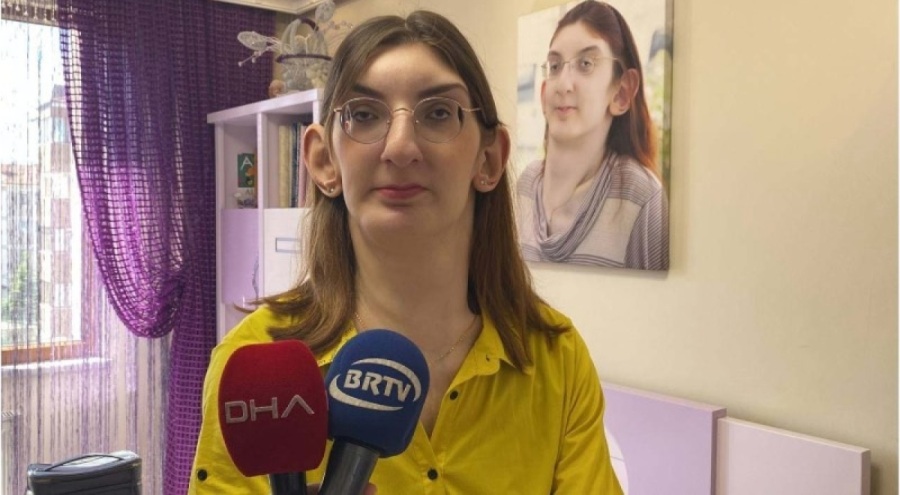 Dünyanın en uzun boylu kadını, evinde oy kullandı