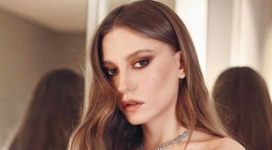 Serenay Sarıkaya'nın 106 bin TL'lik oy kullanma kombini dikkat çekti