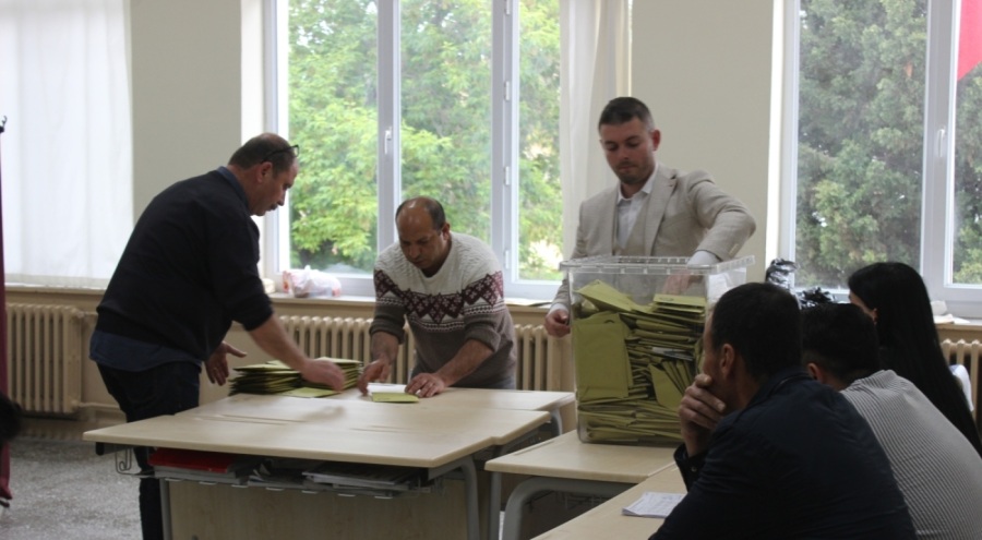 Kırklareli'nde oy sayma işlemi başladı