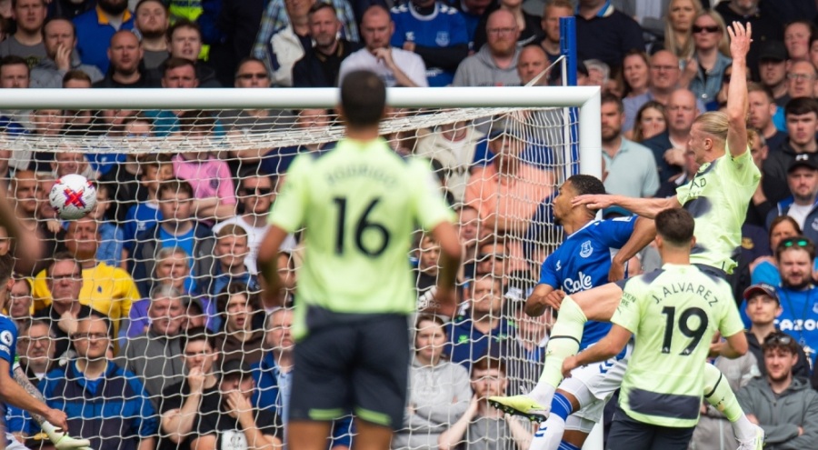 Manchester City 3-0 kazandı