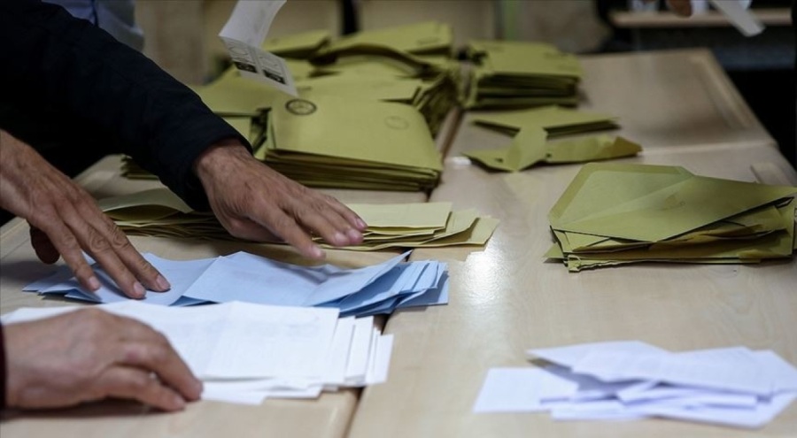 AK Parti Sözcüsü Çelik'in sandığından Kemal Kılıçdaroğlu çıktı