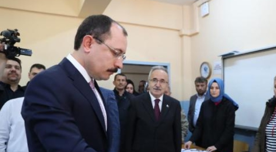 Bakan Mehmet Muş'un sandığından Erdoğan çıktı