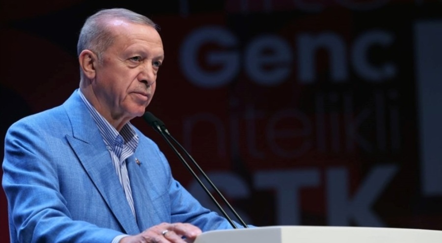 Cumhurbaşkanı Erdoğan: Dava arkadaşlarımdan sandıkların başından ayrılmamalarını rica ediyorum