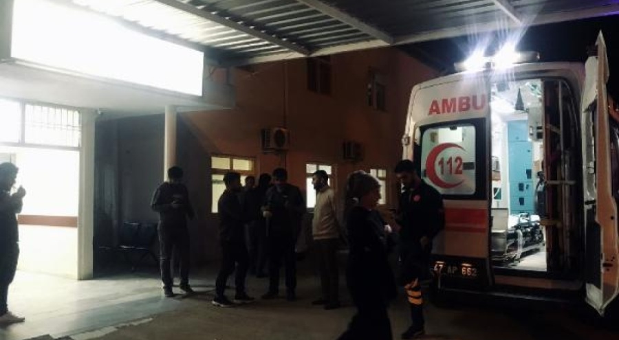 Mardin'de seçim görevlilerini taşıyan minibüs devrildi