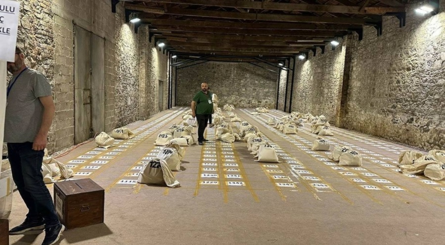 CHP İzmir İl Başkanı Aslanoğlu: Gecenin ilerleyen saatlerine kadar sandık teslimi sürecek