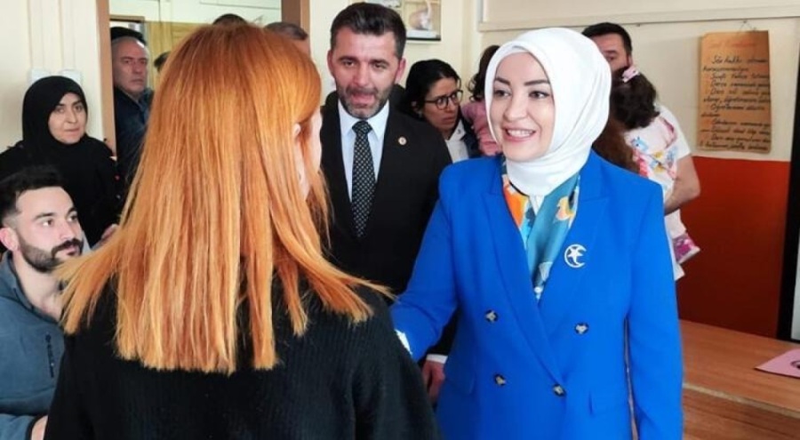 AK Parti milletvekili adayı İYİ Partililerin saldırısına uğradı!