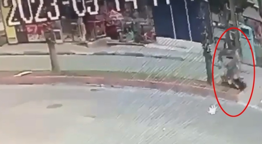 Motosikletle ağaca çarpan genç hayatını kaybetti