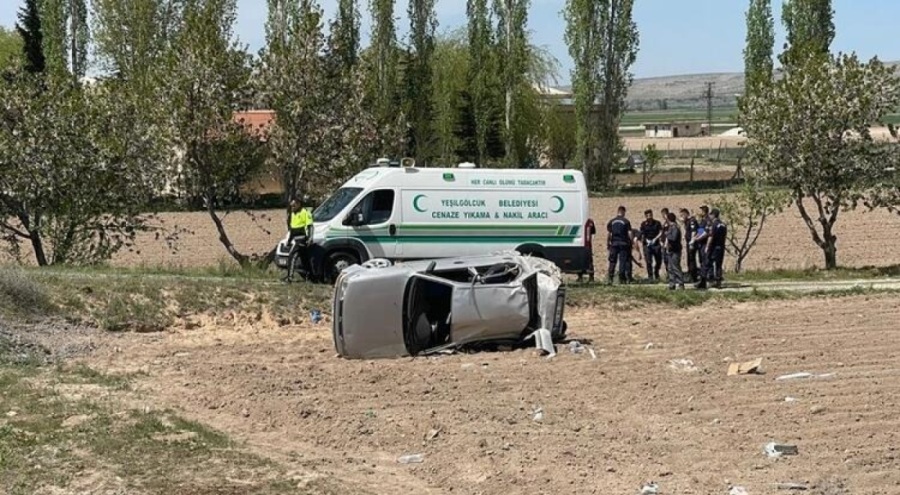 Niğde'de otomobil, şarampole devrildi; Ölü ve yaralılar var