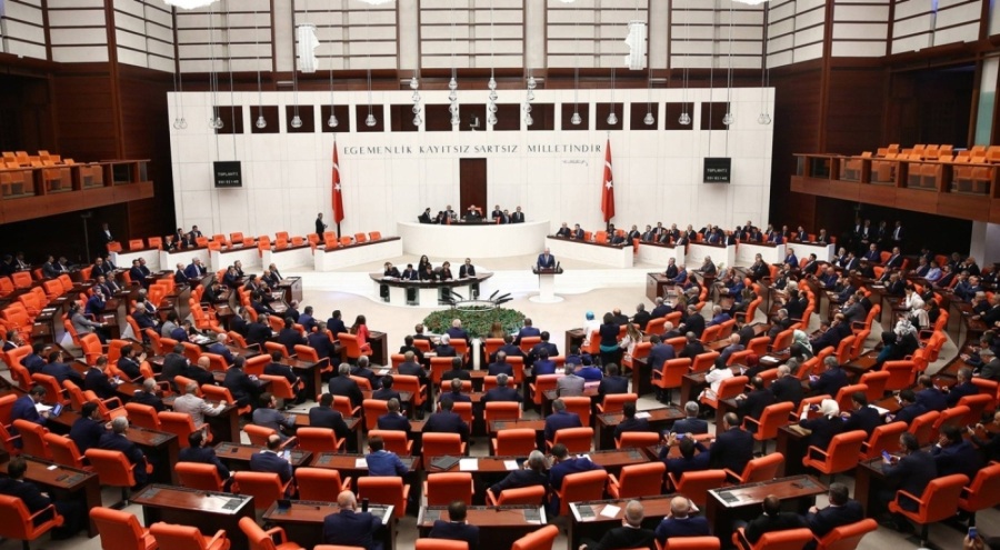 TBMM'nin ilk mesaisi yemin töreni!