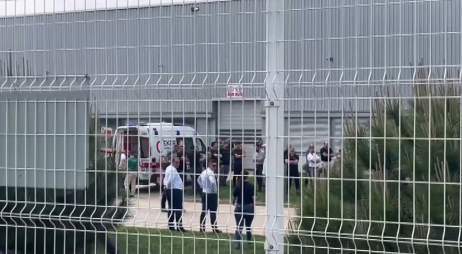 Bursa'da fabrikada vinç devrildi: Ölü ve yaralılar var