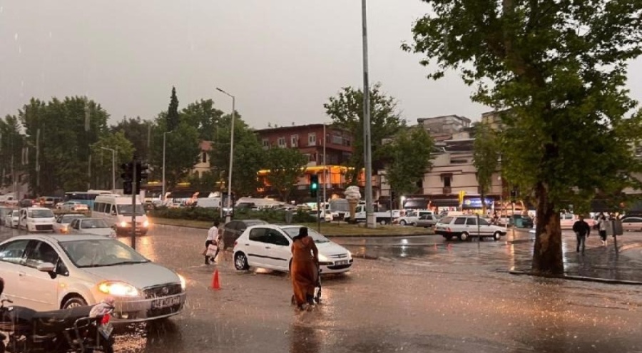 Batıya sağanak uyarısı