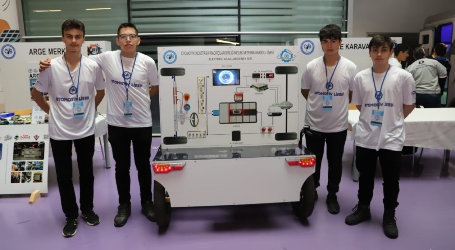 Bursa OTOFEST otomotiv sektör temsilcileri ile öğrencileri buluşturdu