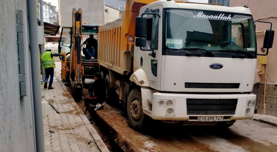 Bursa Hasanbey Mahallesi Muhtarı Sağlam mahallesini aydınlattı