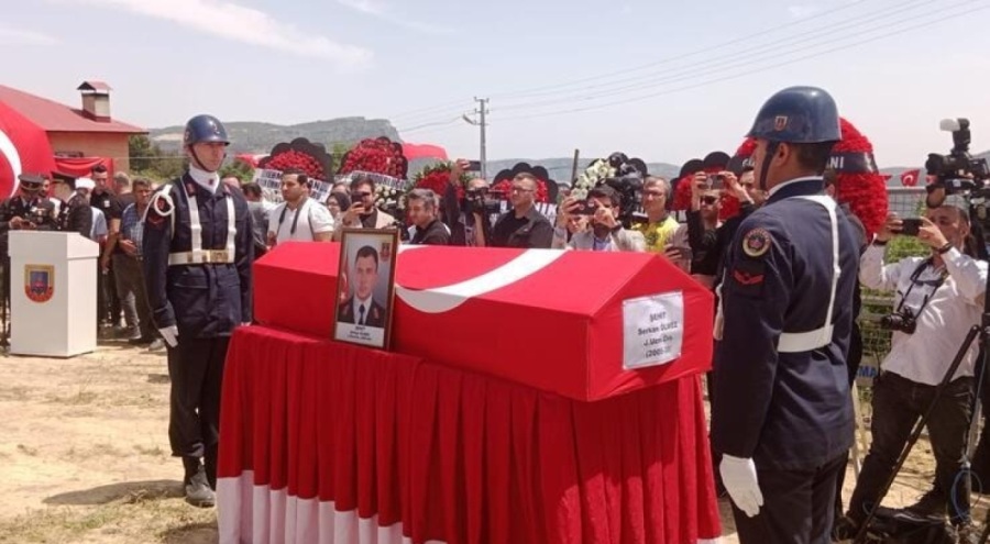 Şehit Uzman Çavuş Ölmez, son yolculuğuna uğurlandı