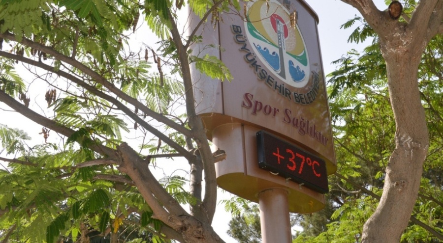 Adana'da sıcaklık 37 dereceye çıktı