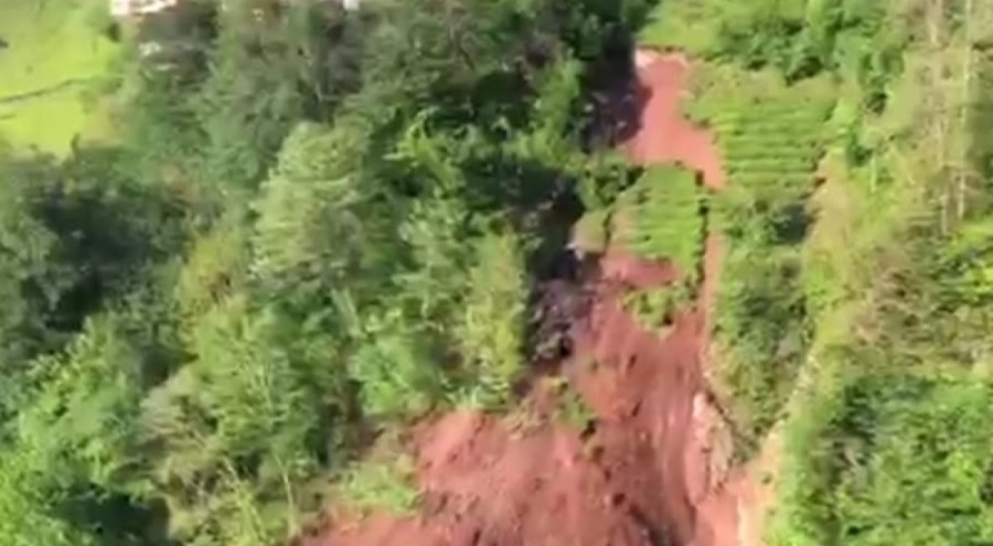 Trabzon'daki heyelan saniye saniye telefon kamerasında