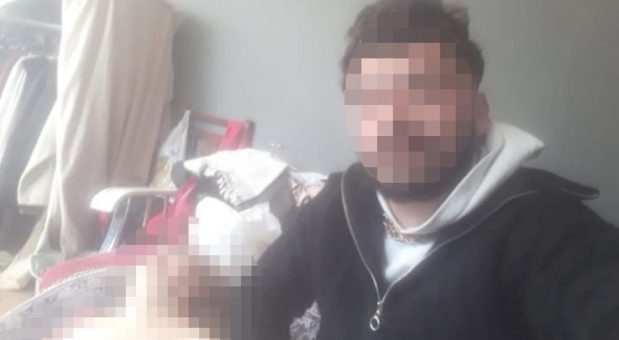 Cesedin yanında selfie çekip sosyal medyadan paylaşmış