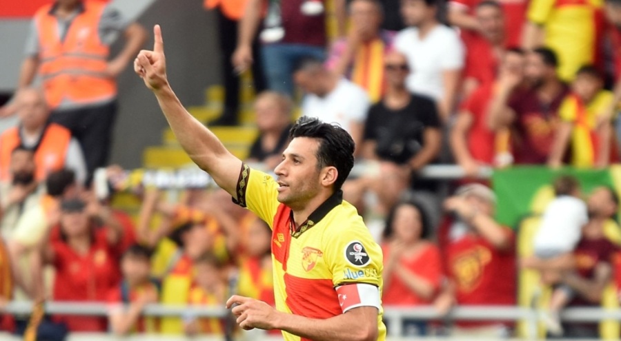 İsmail Köybaşı, Göztepe'yi sırtlıyor